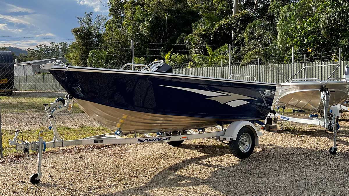 Stessl-420-Apache-Pro-Side-Console-Coffs-Harbour-Marine_0000s_0000_IMG_0473.jpg