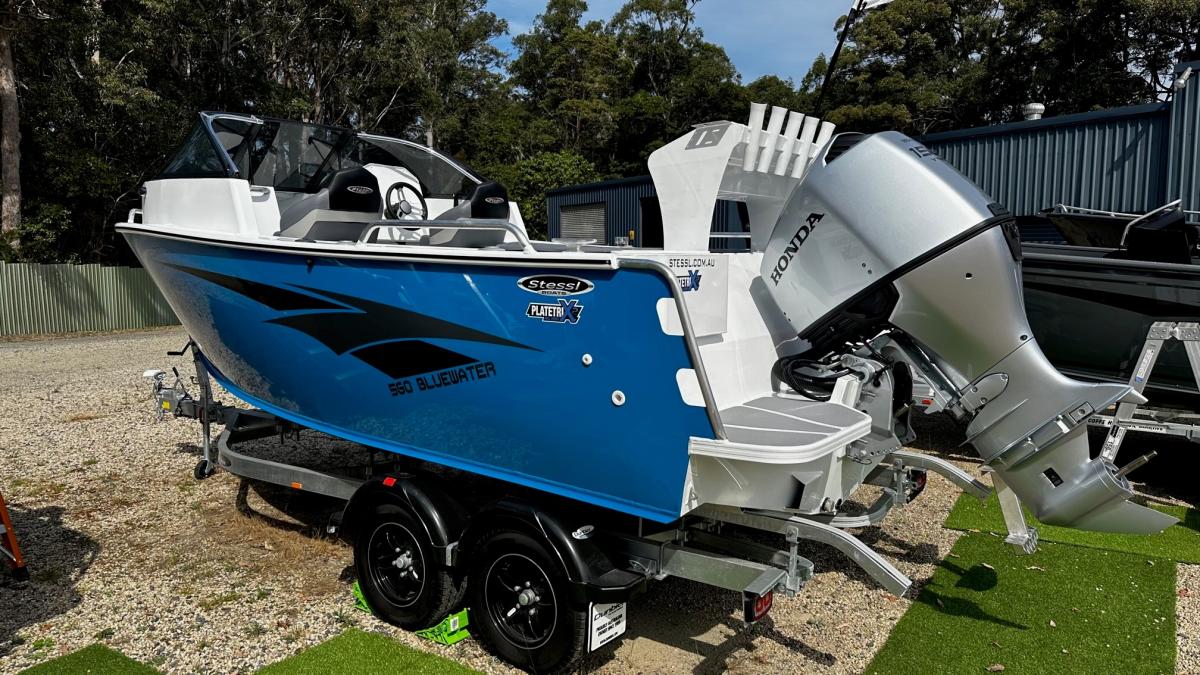 Stessl 560 Bluewater - Coffs Harbour Marine 02.jpg